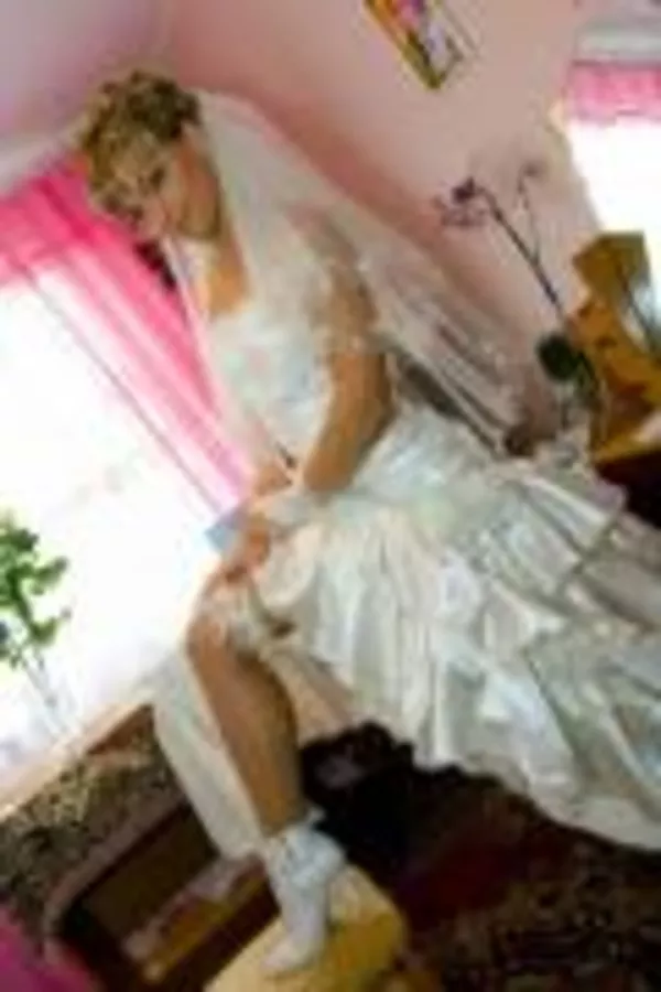 Свадебное платье,  фата,  перчатки,  сумочка (Размер: 38-42)